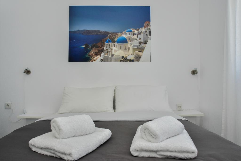 Corrado Caldera Apartments Fira  Habitación foto